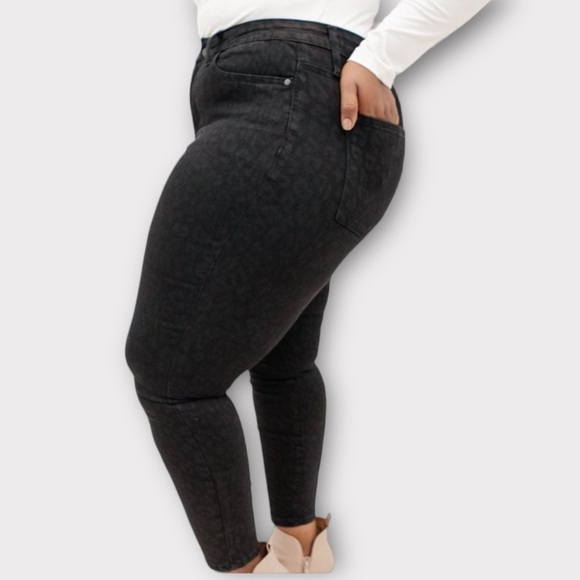 Judy Blue Plus Skinny Fit Black Cheetah Animal Print Jeans NWT - Picture 12 of 12